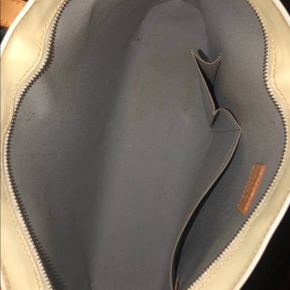 Authentic Louis Vuitton - Picture 2 of 6